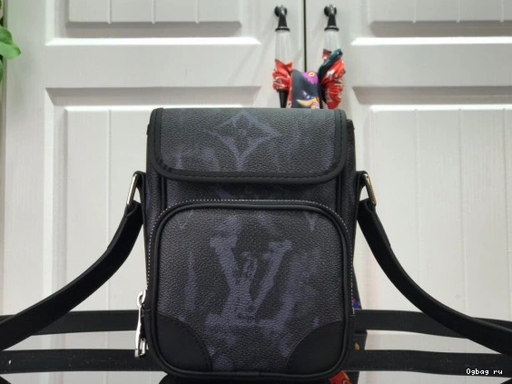 LOUIS NANO VUITTON AMAZON MESSENGER 0823